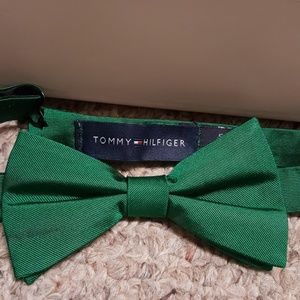 TOMMY HILFIGER  SILK BOW TIE
